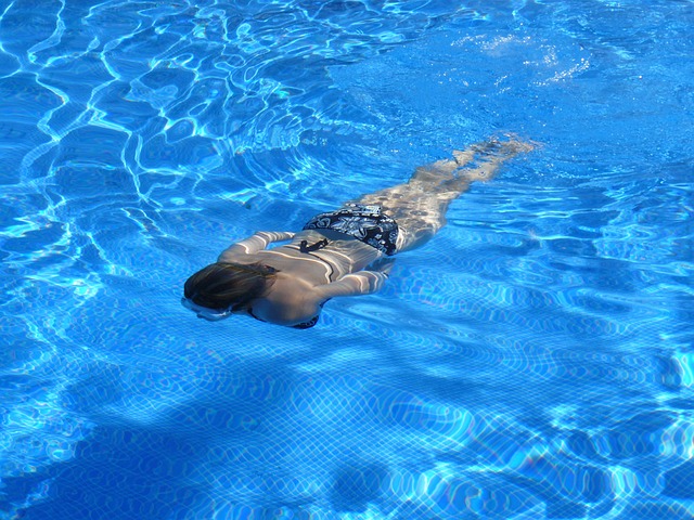 מאמני שחייה: איך לשפר את יכולת השחייה והנשימה במים