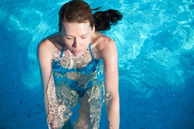 מאמני שחייה: למה מבחינה בריאותית כדאי לנו להתחיל לשחות